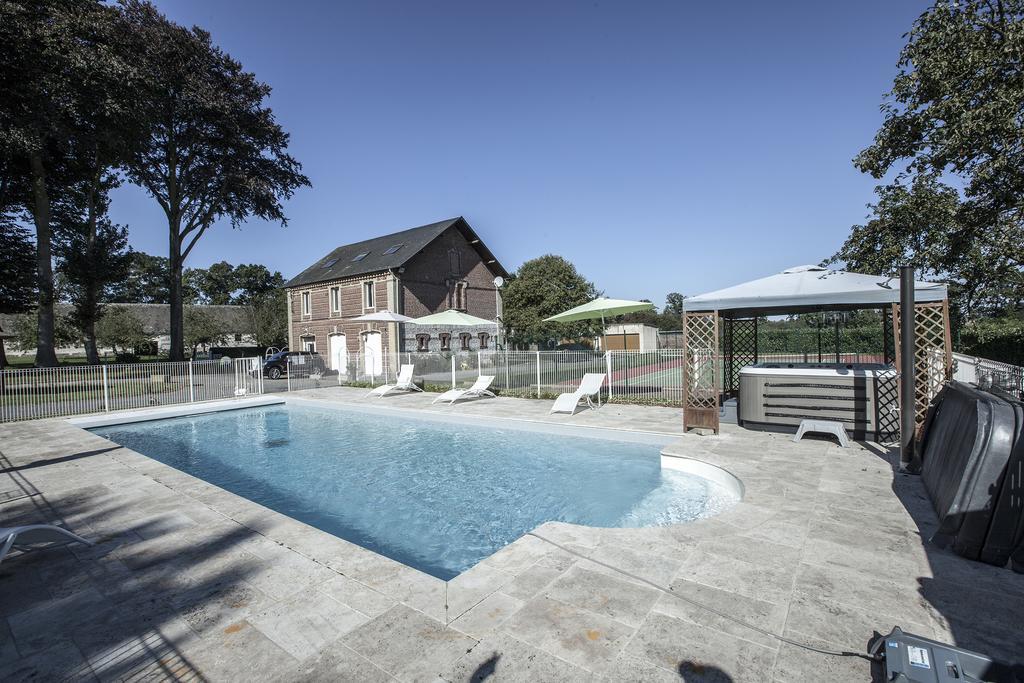 Chateau Des Saveurs Saint-Sauveur-dʼÉmalleville Exteriör bild