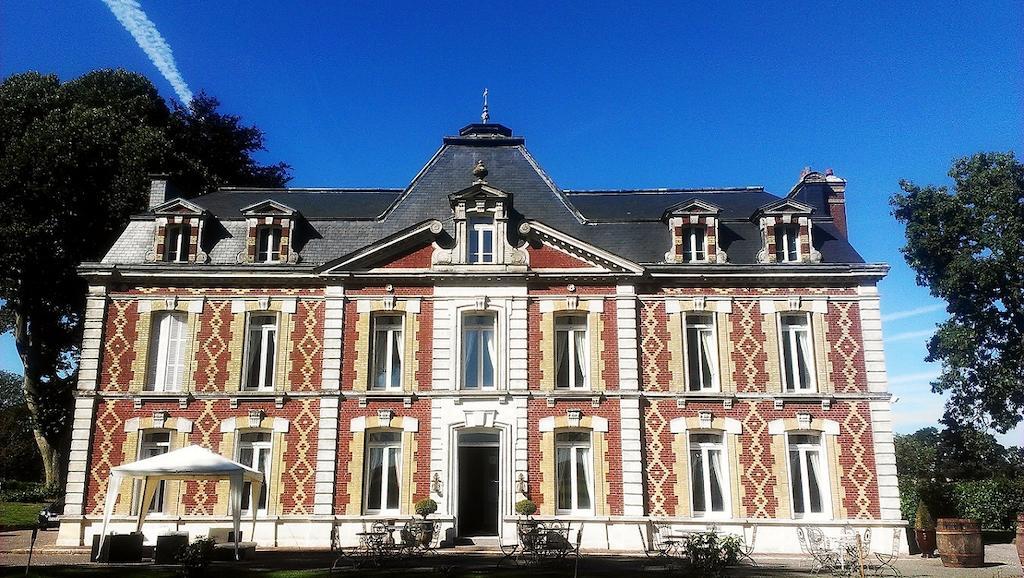 Chateau Des Saveurs Saint-Sauveur-dʼÉmalleville Exteriör bild