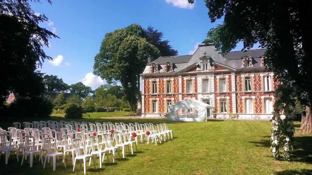 Chateau Des Saveurs Saint-Sauveur-dʼÉmalleville Exteriör bild