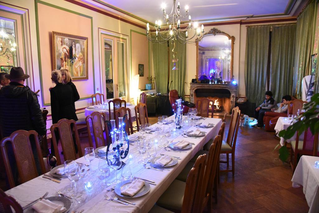 Chateau Des Saveurs Saint-Sauveur-dʼÉmalleville Exteriör bild